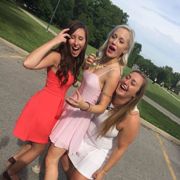 Meet your Posher, Melissa - Picture 1 of 1